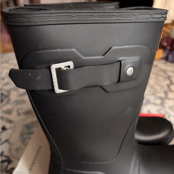 Hunter Women's Short Matte Black Rain Boots - Picture 4 of 11